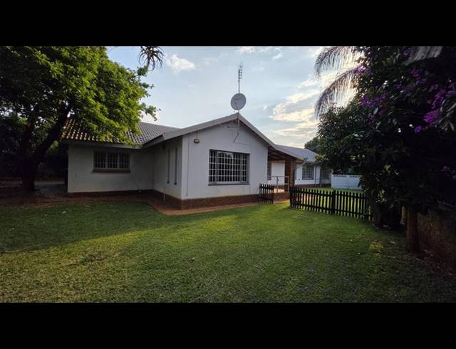 4 BEDROOM HOUSE FOR SALE IN MAGALIESKRUIN